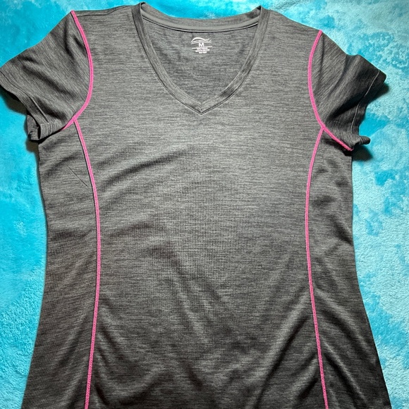 Woman’s black n pink sports top - Picture 1 of 6
